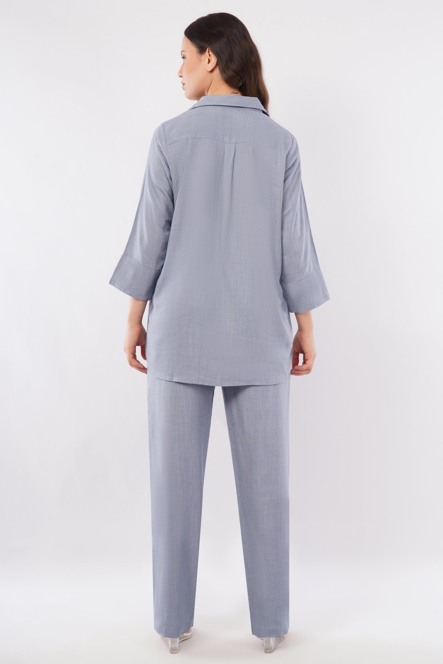 Women's linen blend co-ord set side view — natural fabric women's office wear India — size inclusive S to 5XL — Tofflane clothes worth keeping
Women's linen co-ord set back view — breathable natural fabric workwear India — size inclusive women's coord sets — premium basics — Tofflane India